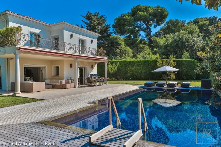 Villa Near Eden Rock 6 Bedrooms - Cap d'Antibes, French Riviera available for sale For Super Rich